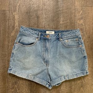 Forever 21 high waist denim shorts size 28 25$